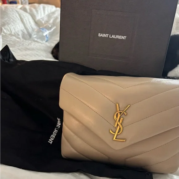 SAINT LAURENT

Calfskin Y Quilted Monogram Toy Loulou Crossbody Bag Dark Beige - Picture 2 of 11